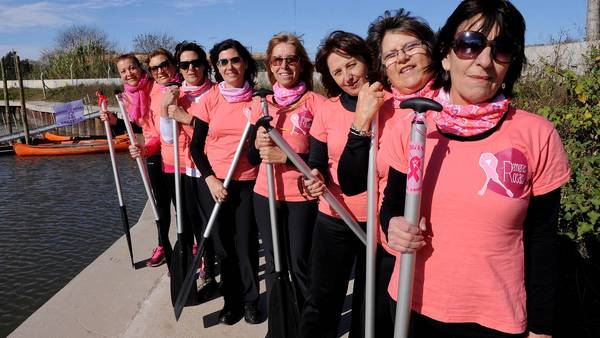 La Plata: Mujeres de "Remeras Rosas" buscan dar un mensaje de salud a través del deporte
