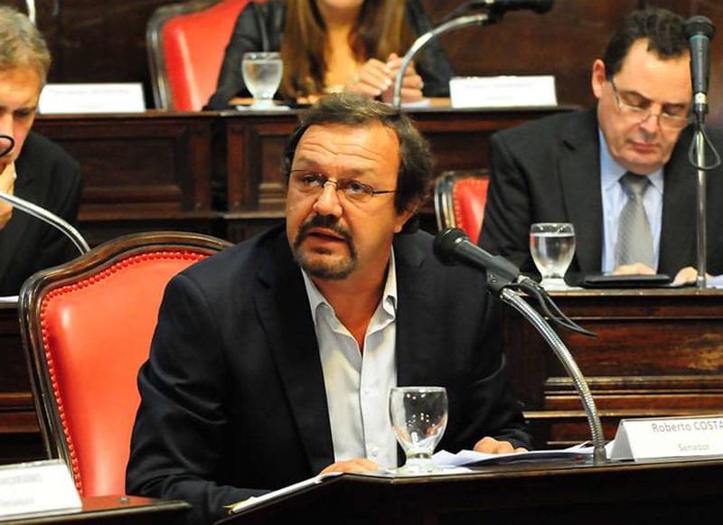 El senador Costa repudió accionar de Mario Secco: “El cambio contenía la erradicación de actitudes patoteriles”