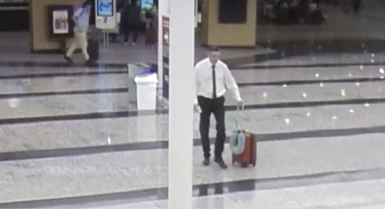 PSA detuvo a un remisero por el hurto de una valija olvidada en el aeropuerto de Ezeiza