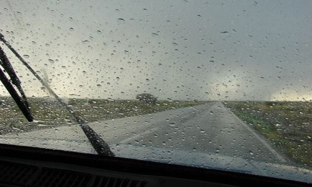 Persiste el alerta meteorológico: Cortaron la Ruta 88 