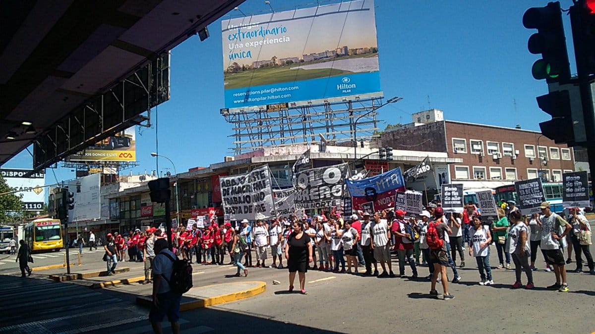 Caos de tránsito por protestas del Polo Obrero en Puente Saavedra y Puente Pueyrredón