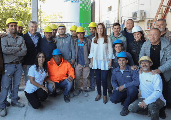 Visita de Macri y Vidal en obra de hospital de Saladillo con apoyos y rechazos