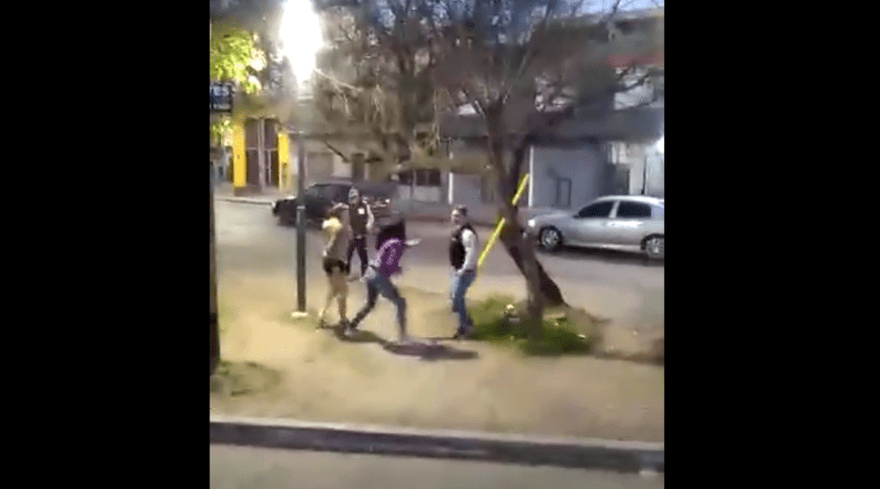 Video: Salvaje agresión de tres mujeres a un colectivero de la línea 603 en Florencio Varela