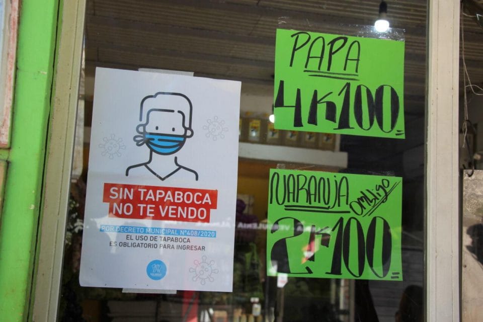 Coronavirus en San Miguel: “Sin tapaboca no te vendo”, dicen los carteles en comercios locales