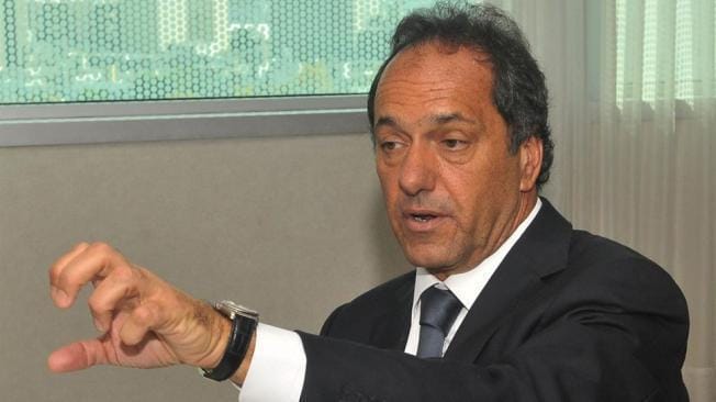 Scioli defendió a Milani, elogió a La Cámpora y minimizó el "cepo" al dólar