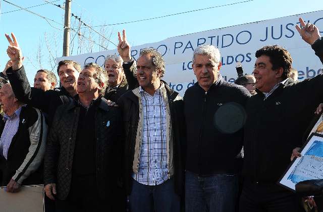 Scioli pidió "espíritu de unidad" en la reunión del PJ bonaerense en Los Toldos 