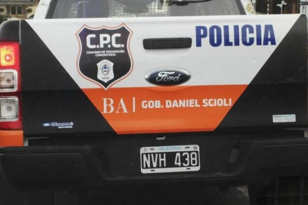 Acusan a Scioli por usar móviles policiales para proselitismo