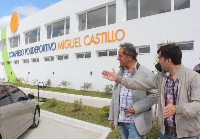 Scioli visitó Castelli y le pidió "compromiso" a la Gobernadora Vidal
