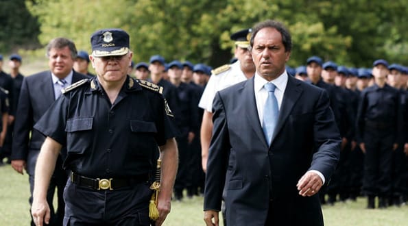 Scioli confirmó que "no habrá vuelta atrás" con los aumentos a la Policía Bonaerense
