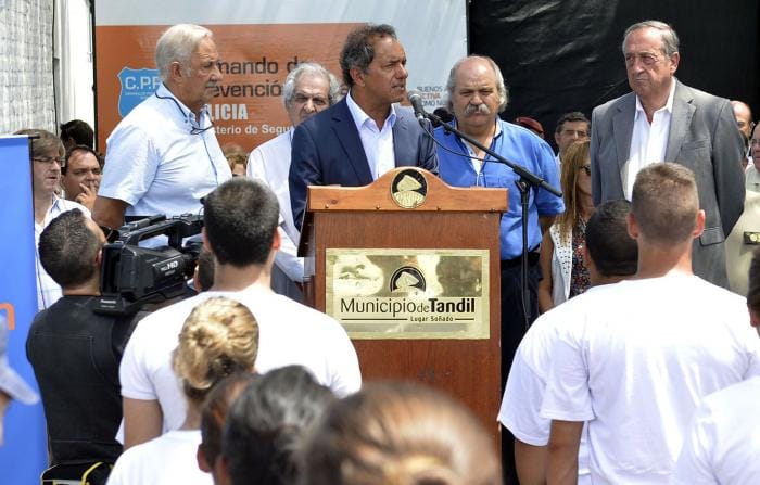 Tandil: Scioli inauguró Comando de Prevención Rural y entregó patrulleros