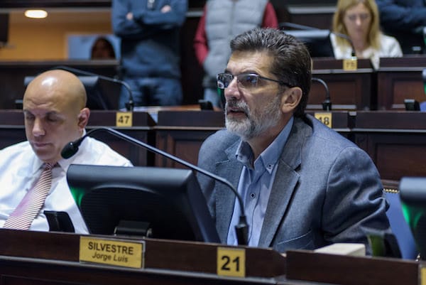 "Vidal está defendiendo el sueldo de los docentes", dijo el diputado de Cambiemos, Jorge Silvestre