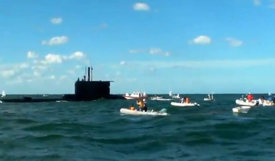 Pánico en Mar del Plata: Un submarino emergió en medio de una competencia de yachting