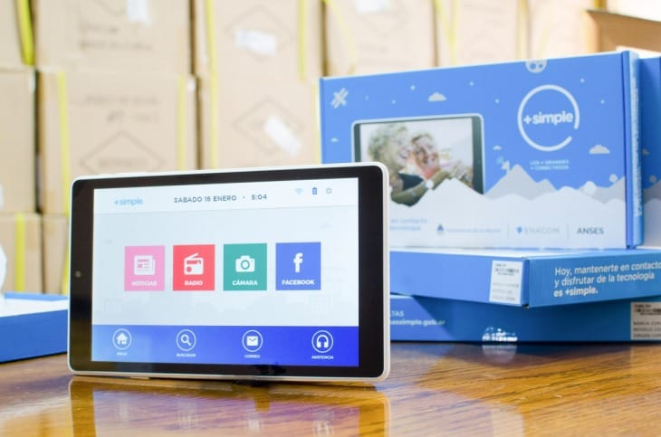 Tablets para adultos mayores: Más distritos bonaerenses firman convenios y las entregan
