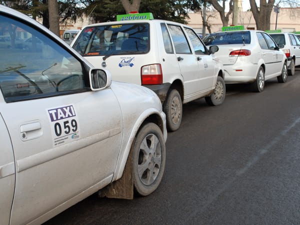 Bahía Blanca: Este lunes entra en vigencia un nuevo aumento de taxis