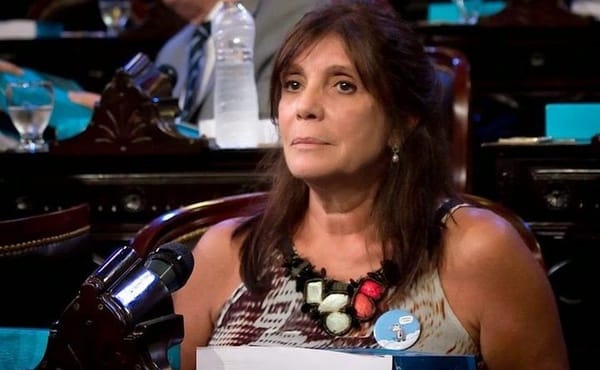 Teresa García comparó la Provincia con Las Vegas: "Vidal va a convertir cada casa en un casino"
