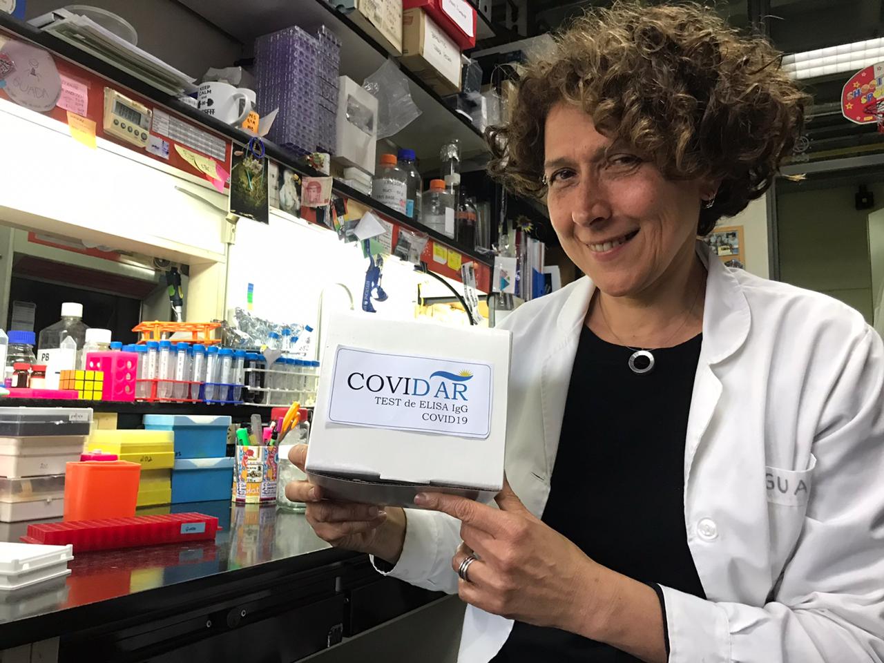 Alberto y Cristina Fernández felicitaron a científicos que crearon test para detectar anticuerpos contra el Covid-19