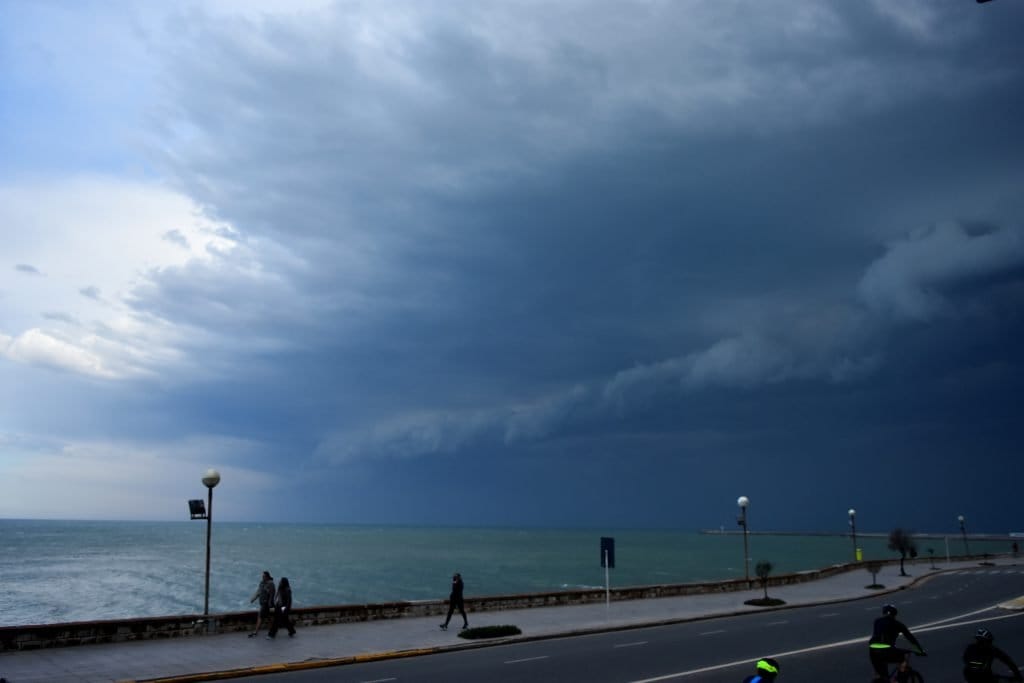 Alerta naranja para Mar del Plata y alrededores: Intensas lluvias y vientos de 100 kilómetros por hora