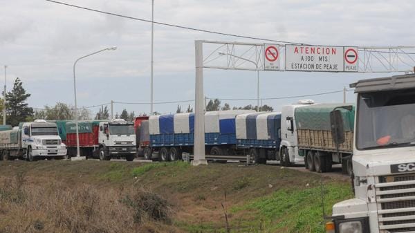 Escobar: Presentan propuesta para aumentar la carga del transporte por camión