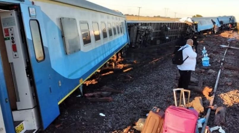 Tren con 430 pasajeros descarriló en Olavarría: “Fue terrible”, relató un pasajero