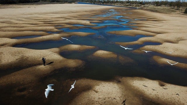Bajante histórica del Río Paraná: La Provincia declaró la emergencia hídrica por 180 días en 17 municipios