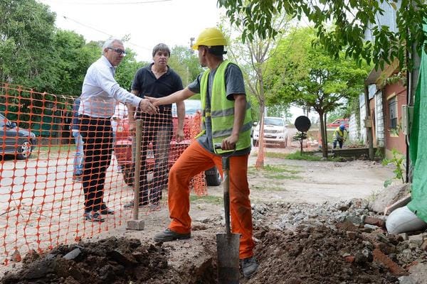 Zamora supervisó el avance de obras de gas, asfalto y veredas en Tigre
