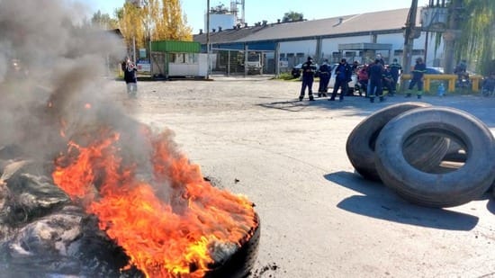 Trabajadores de la UOM de Zárate y Campana protestaron en rechazo a 30 despidos en una empresa de Techint