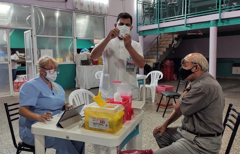 Vacunación Covid en Marcos Paz: Instan a inscribirse a mayores de 70 que aún no lo hicieron
