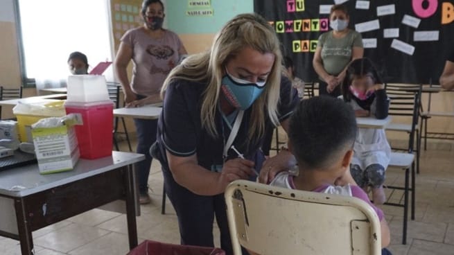 Mar del Plata: Vuelve la vacunación contra el coronavirus a las escuelas
