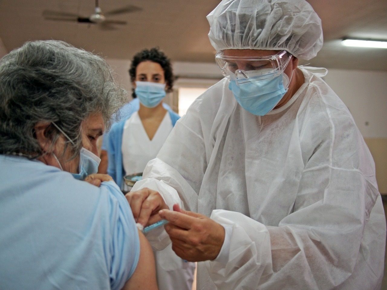 Vacunación COVID: Ministerio de Salud bonaerense denunció intentos de estafa para obtener turnos