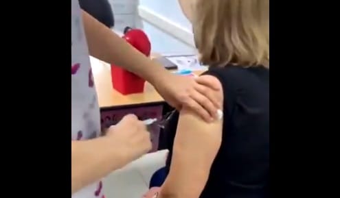 "Así vacunan en el Posadas": El video que publicó el Dr. Kambourian para pedir la renuncia del director del hospital