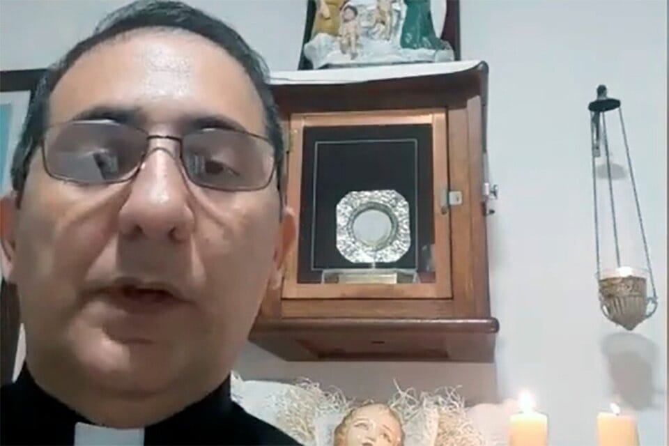 Sancionaron al sacerdote de San Nicolás que agravió al arzobispo electo de Buenos Aires: Lo mandaron a meditar a un retiro