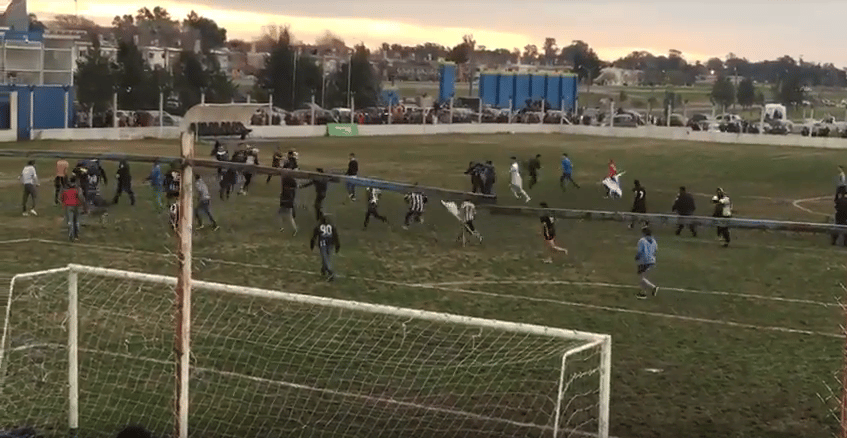 Violencia en el Fútbol: Corridas, policías heridos y el robo de la copa en la Liga de Mar Chiquita