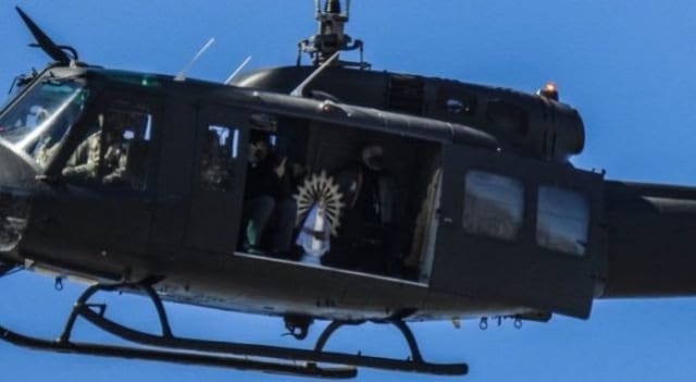 Coronavirus: Obispo y vírgenes sobrevolaron en helicóptero del Ejército para "bendecir" zonas afectadas del Conurbano