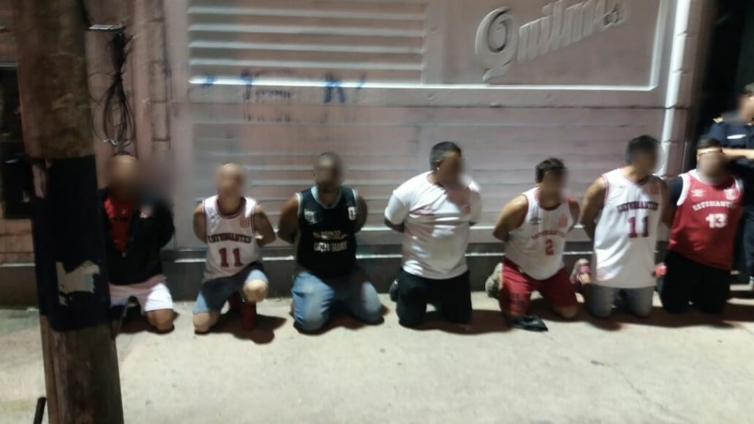Detienen a la cúpula de la barra de Estudiantes en la previa del partido con Santos