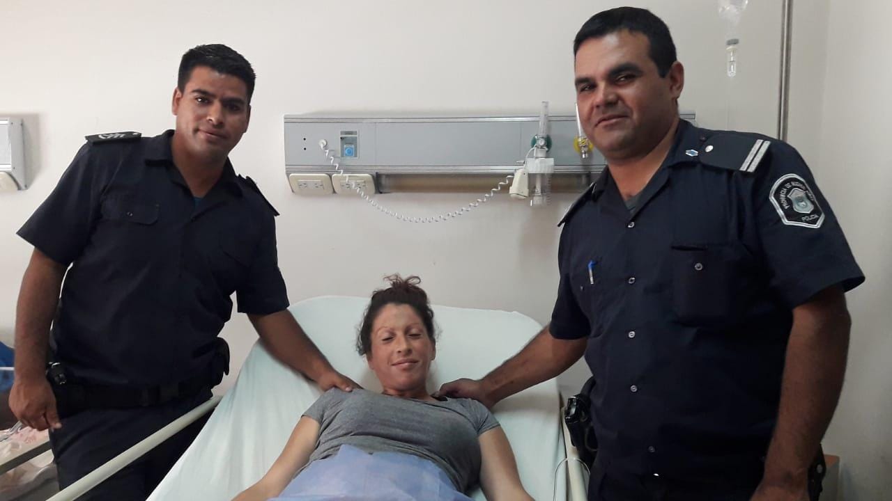 Efectivos de la Policía bonaerense asistieron el parto de mellizos en La Matanza