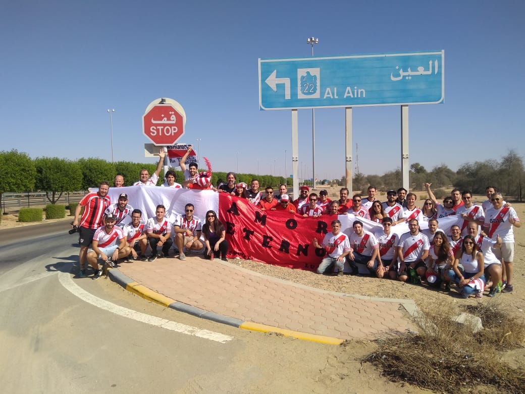 Los hinchas bonaerenses que coparon Al Ain para alentar a River en el Mundial de Clubes