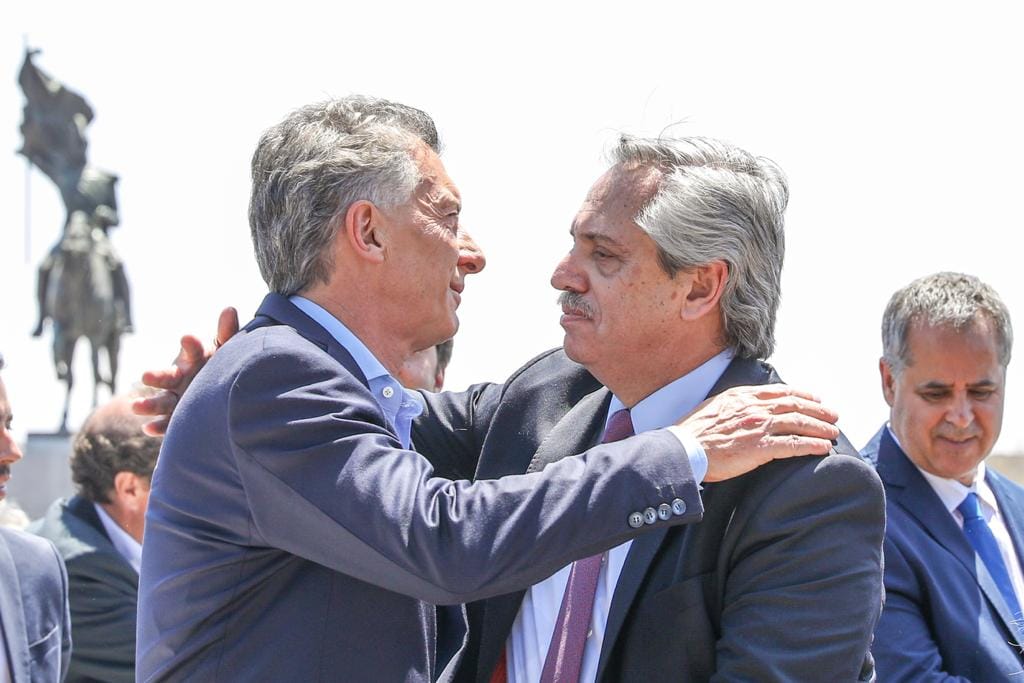 Dirigentes de todo el arco político celebraron el histórico abrazo entre Mauricio Macri y Alberto Fernández en Luján