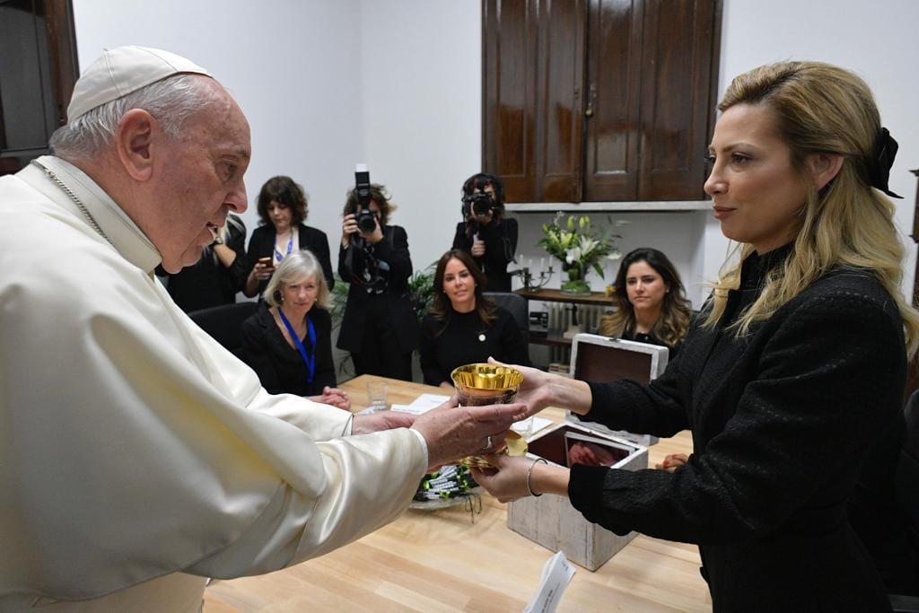 La primera dama Fabiola Yañez y el Papa Francisco se encontraron en el Vaticano