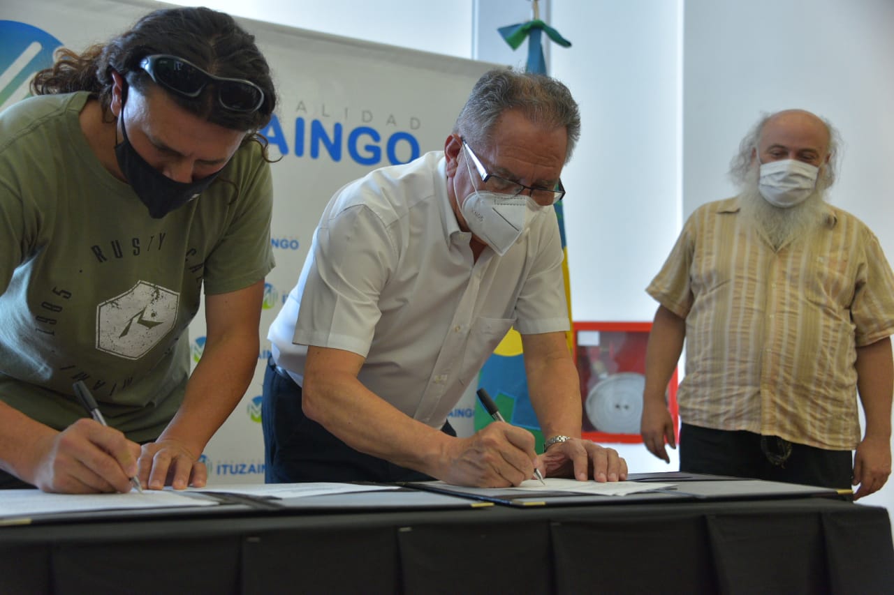Ituzaingó: Pérsico y Descalzo firmaron convenio para la gestión de residuos sólidos urbanos