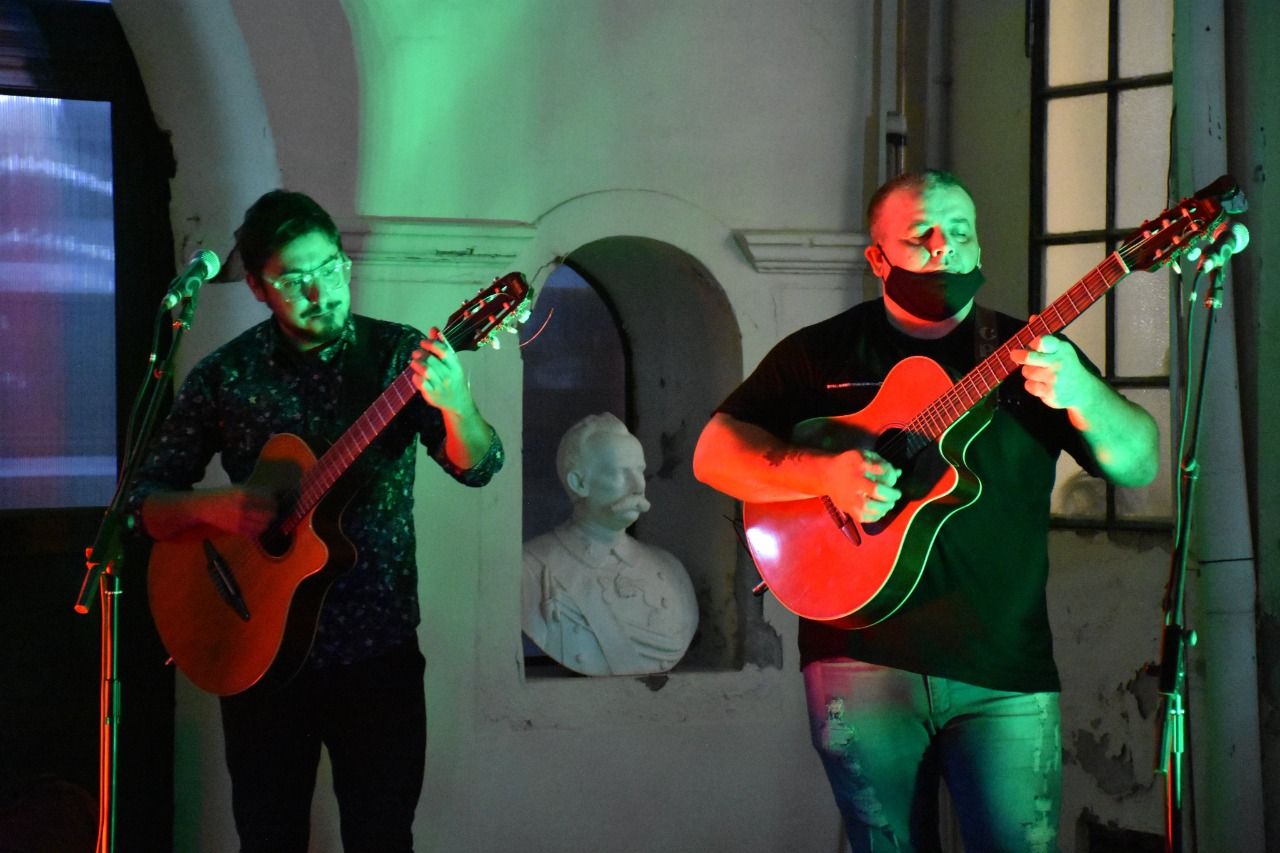 “Patios Culturales” en Chivilcoy: Tras 11 meses volvió la música presencial con protocolos y aforo