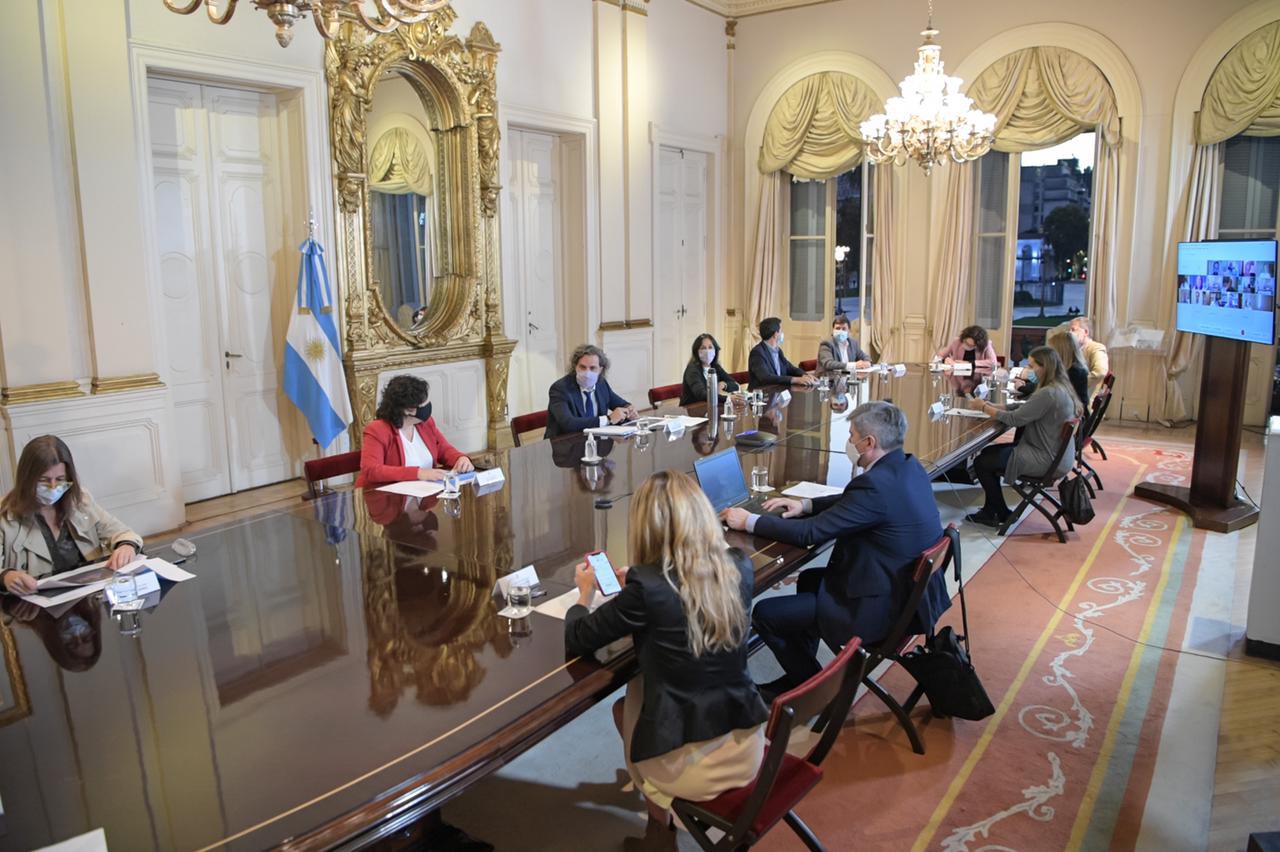 Segunda ola: Sin nuevas medidas confirmadas, Cafiero encabezó reunión cumbre con expertos en Casa Rosada