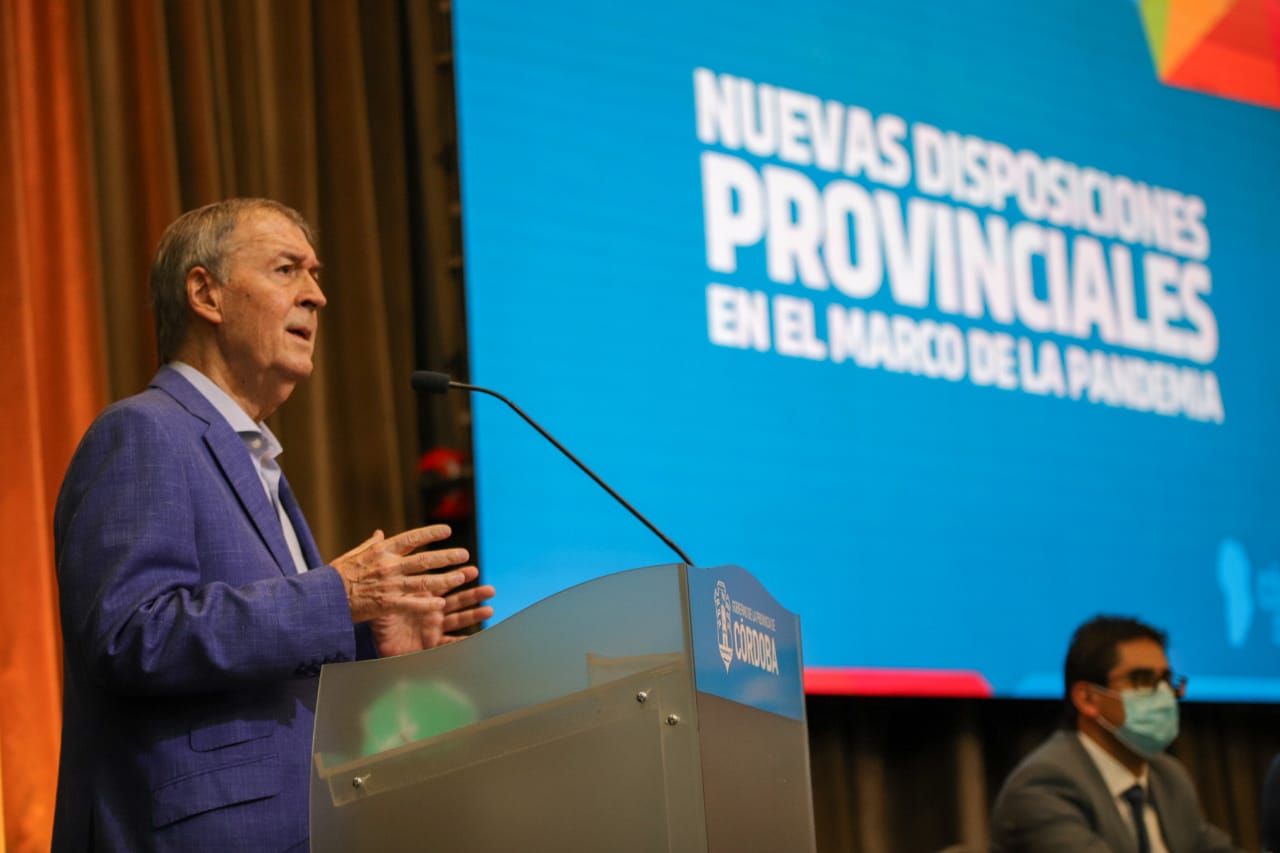 Coronavirus en Córdoba: Schiaretti pidió a la población disminuir la circulación y que se inscriba para recibir la vacuna