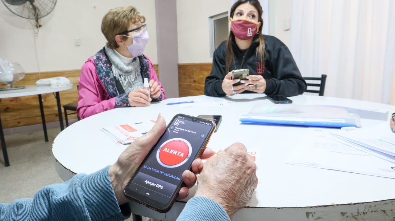 Lanús: El Municipio instalará botones antipánicos en casas de adultos mayores