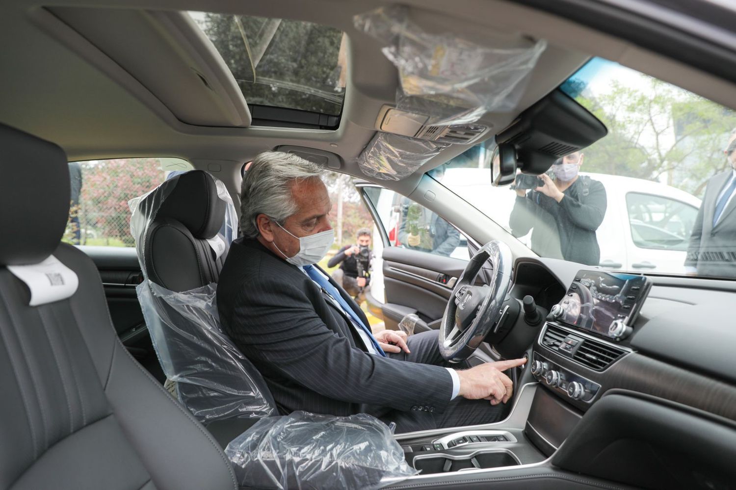 Alberto Fernández visitó la planta Toyota en Zárate: Presentó un proyecto de Ley de Movilidad Sustentable
