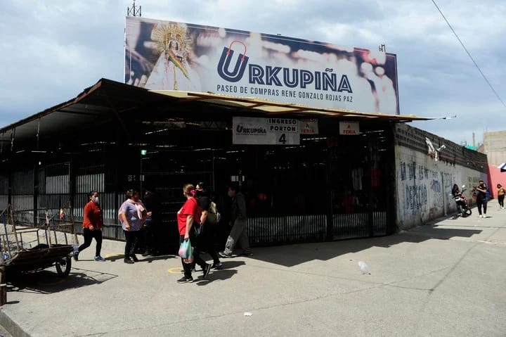Horror en Lomas de Zamora: La raptaron, golpearon y violaron en grupo cuando fue a comprar ropa a La Salada