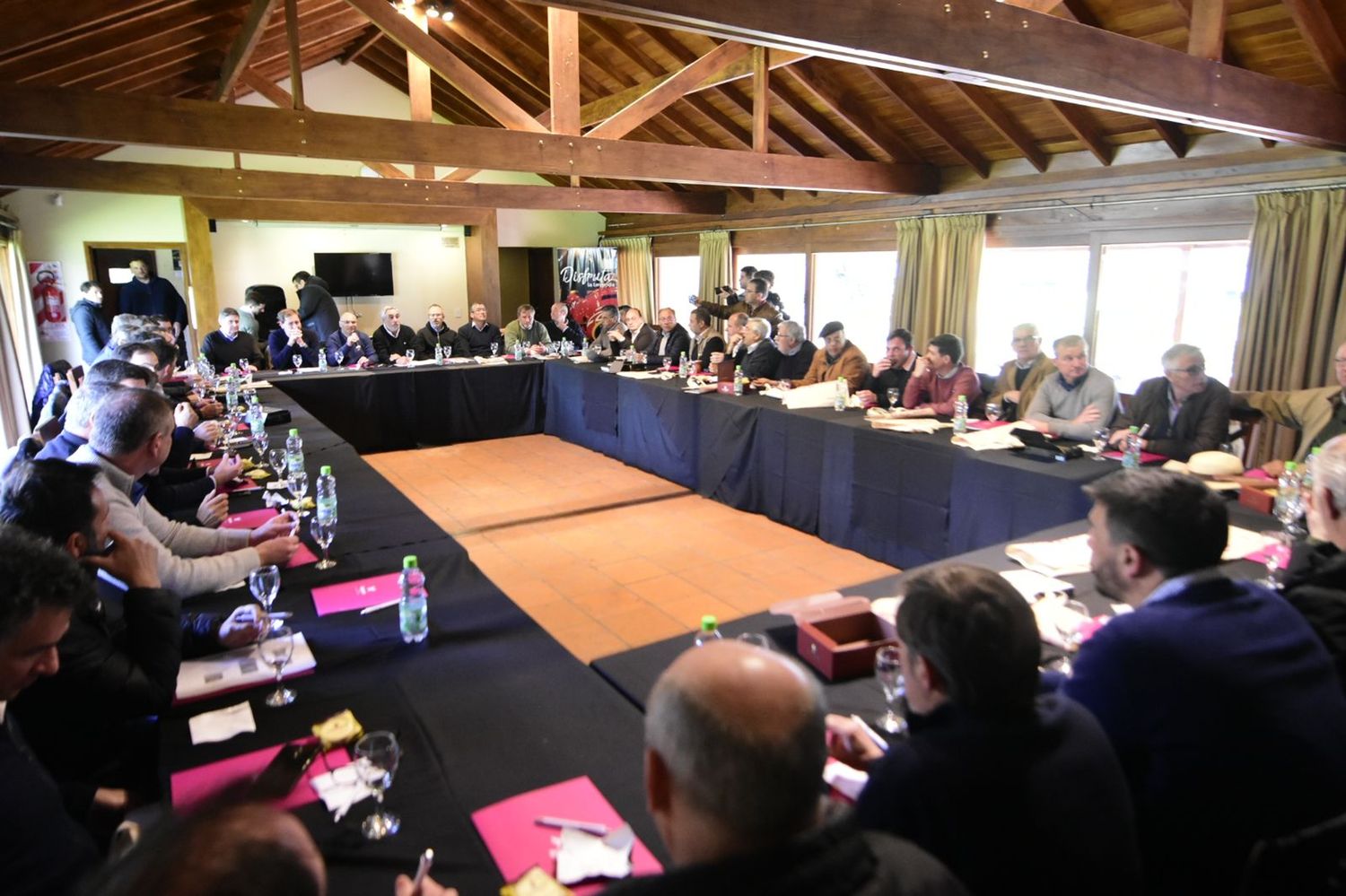 Intendentes de Juntos se reunieron en Balcarce: “La autonomía de los municipios es el mejor camino"