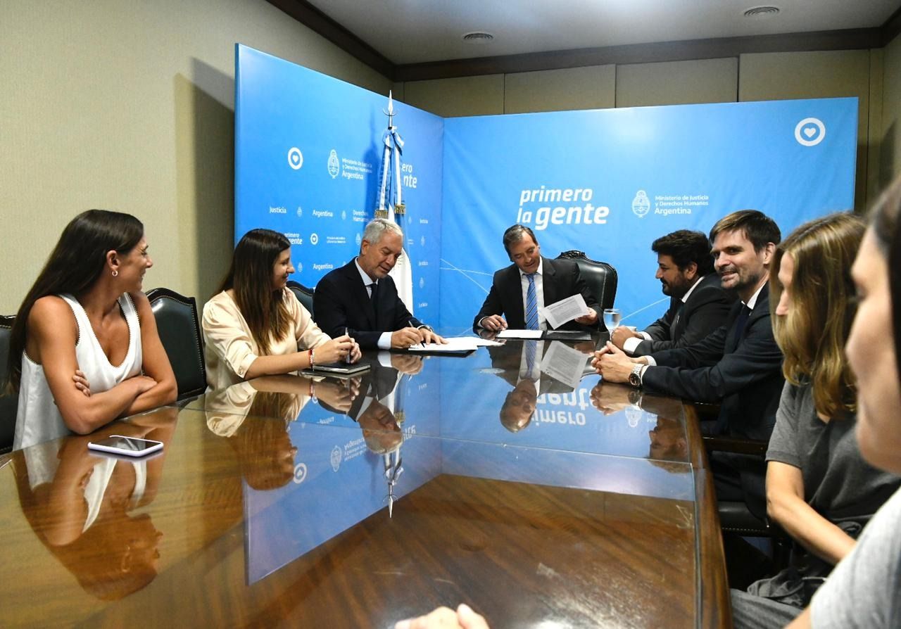 Alak y Soria firmaron un convenio que amplía el acceso a la Justicia de las víctimas
