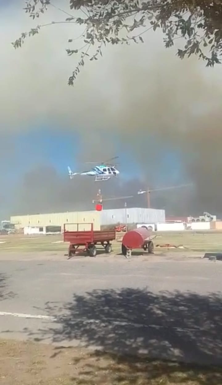Alerta máxima por otro incendio a pocos kilómetros de Atucha: Impresionante operativo para contener el fuego