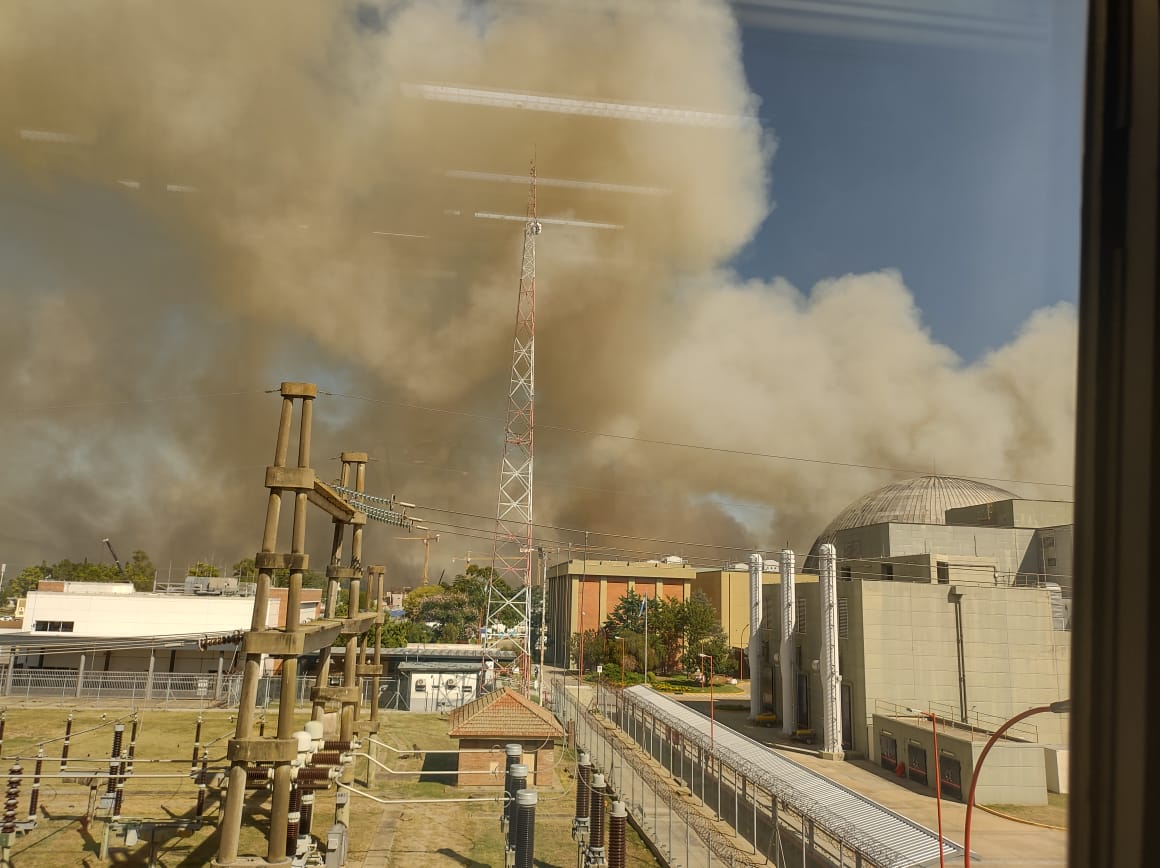 Zárate: El incendio cerca de Atucha "está contenido"
