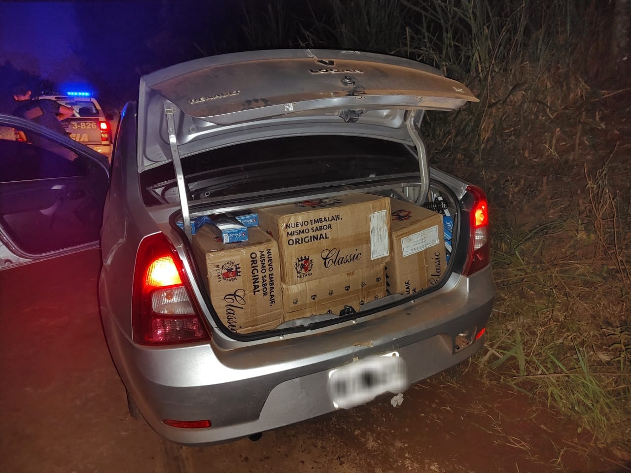 Un auto robado en Provincia de Buenos Aires fue hallado en Misiones con cigarrillos de contrabando